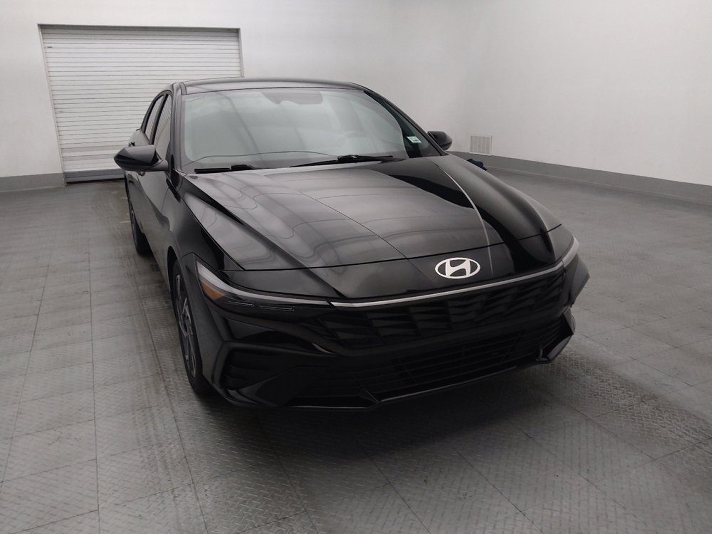 Used 2025 Hyundai Elantra Sport FWD image 14