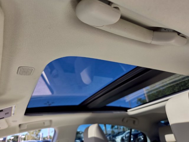 Used 2024 Lexus ES 350 w/ Premium Package FWD image 10