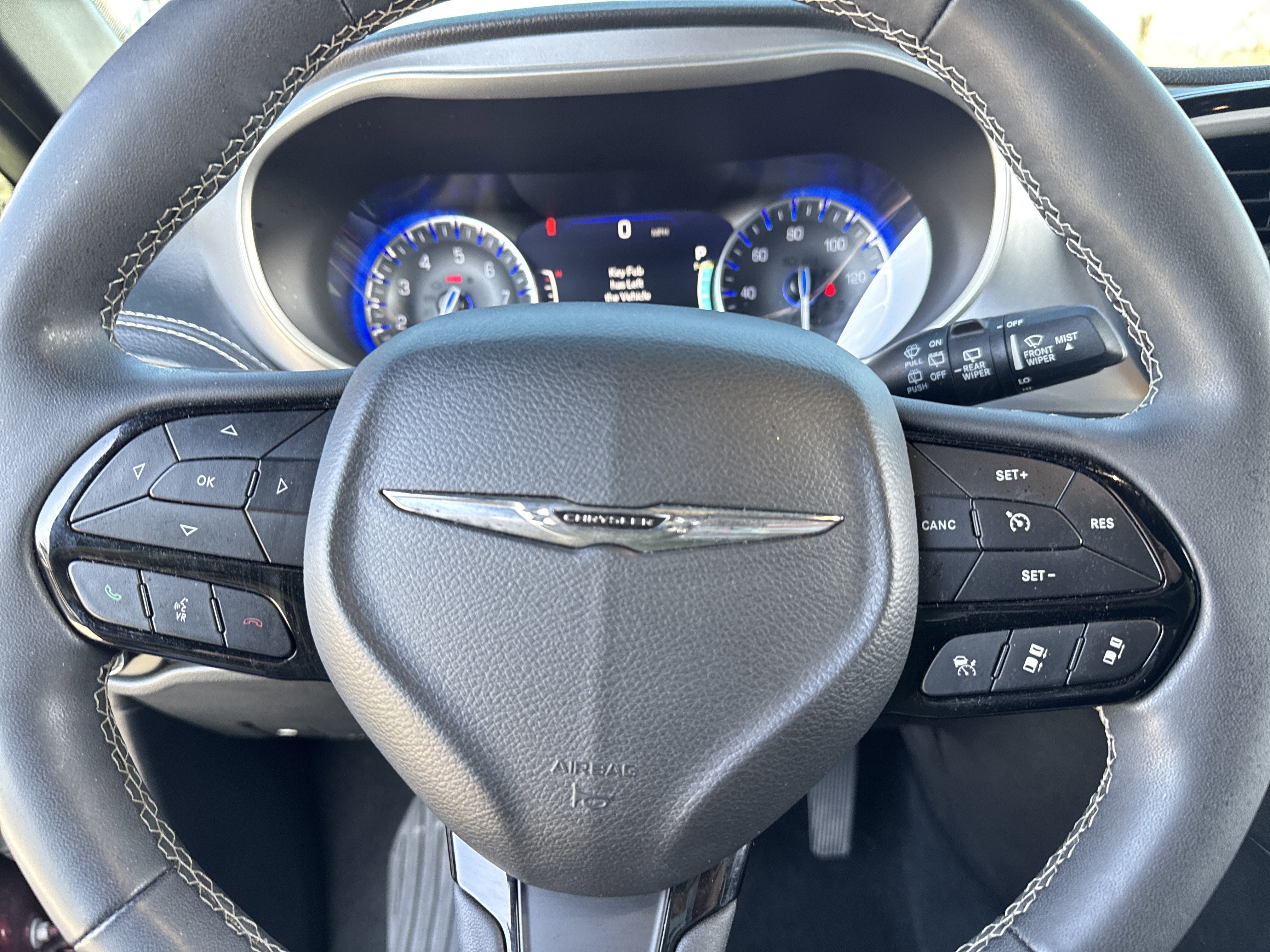 Used 2023 Chrysler Pacifica Touring-L w/ S Appearance Package image 14