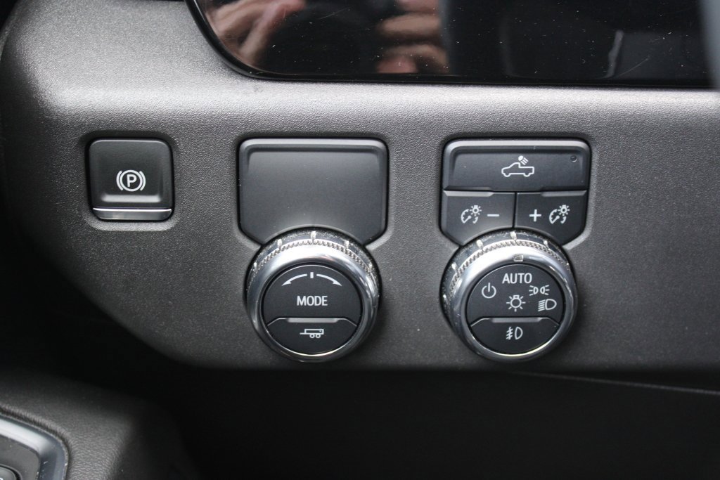 Used 2024 GMC Sierra 1500 Elevation image 12