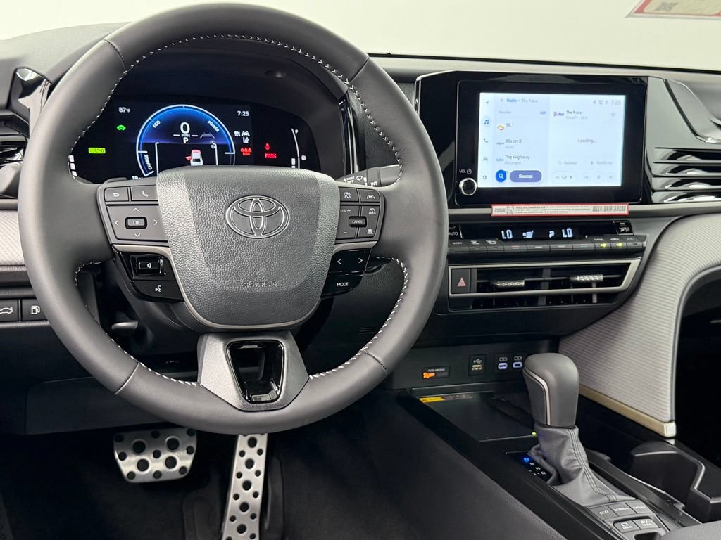 Used 2026 Toyota Camry SE FWD image 36
