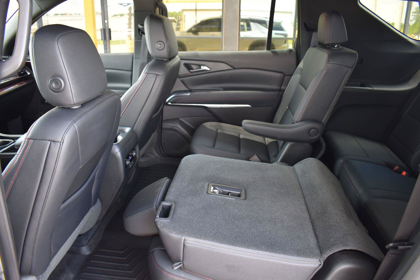 Used 2025 Chevrolet Traverse Z71 w/ Driver Confidence Package AWD/4WD image 56