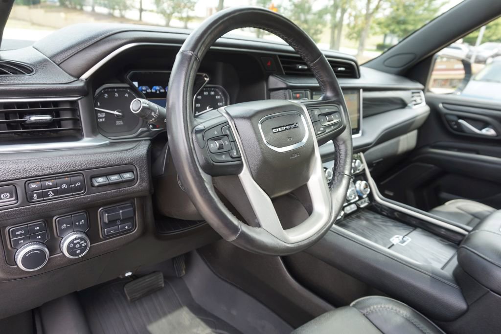 Used 2021 GMC Yukon Denali w/ Denali Premium Package image 20