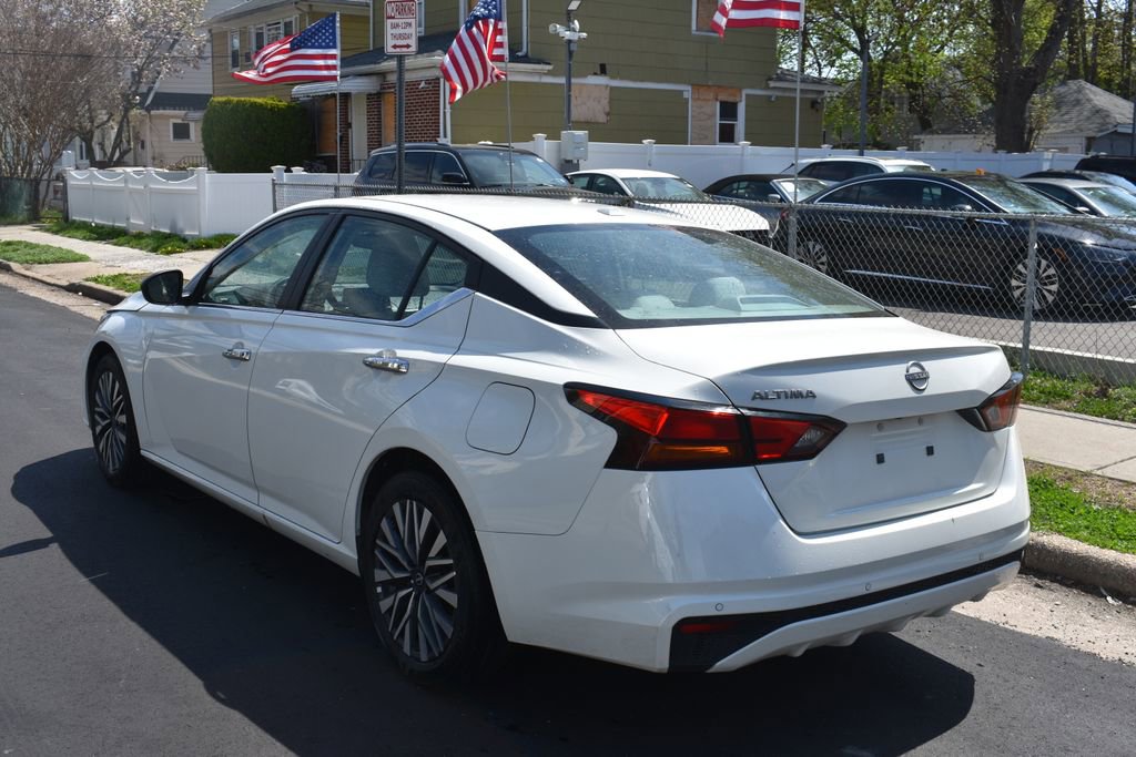 Used 2025 Nissan Altima 2.5 SV image 7