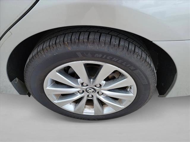 Used 2017 Toyota Camry XLE FWD image 9