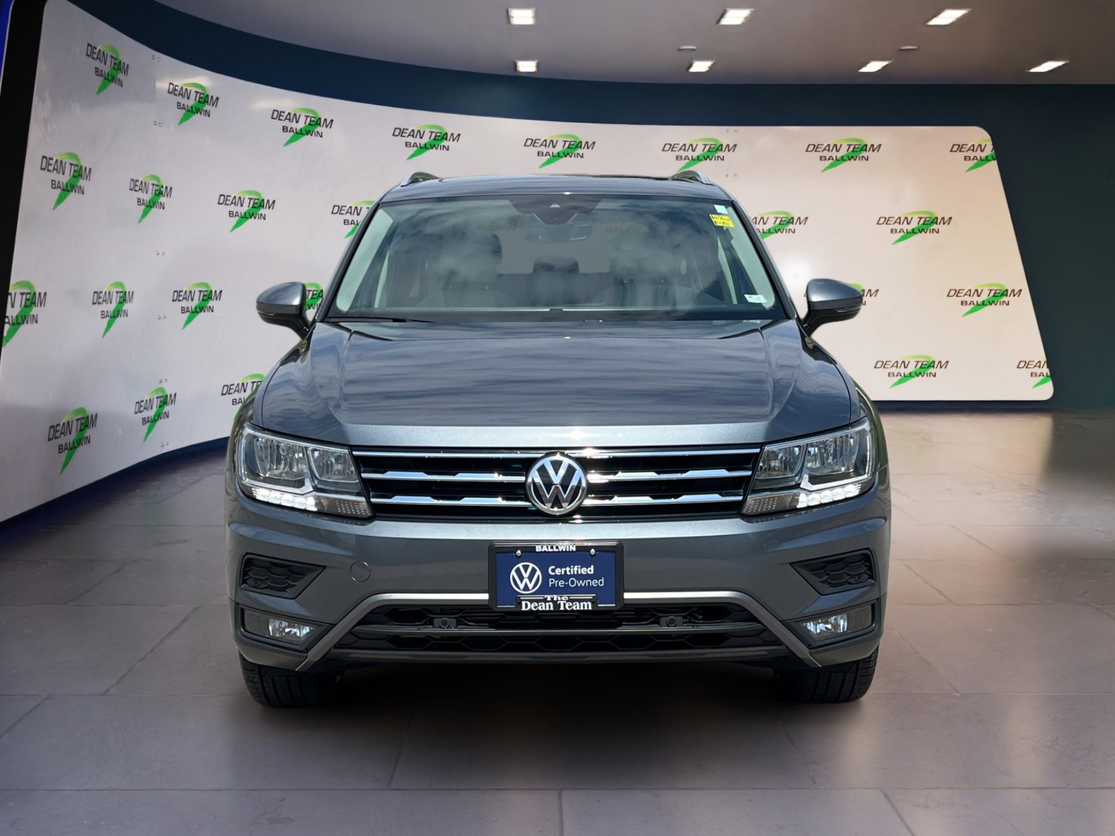 Certified 2020 Volkswagen Tiguan SEL w/ Tiguan Two-Row MDO Package image 2