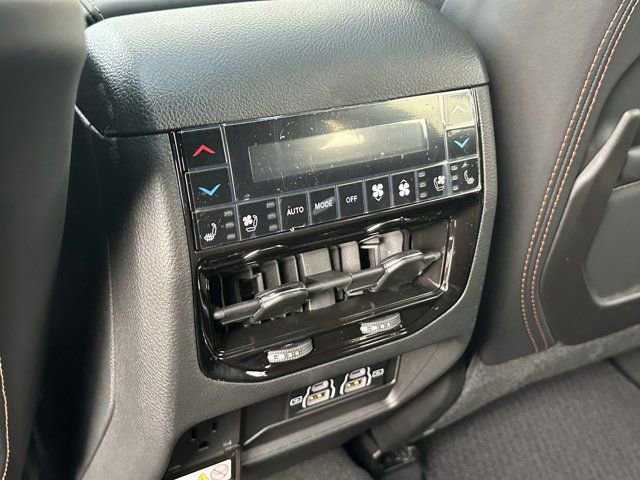 New 2025 Jeep Grand Cherokee Summit image 27
