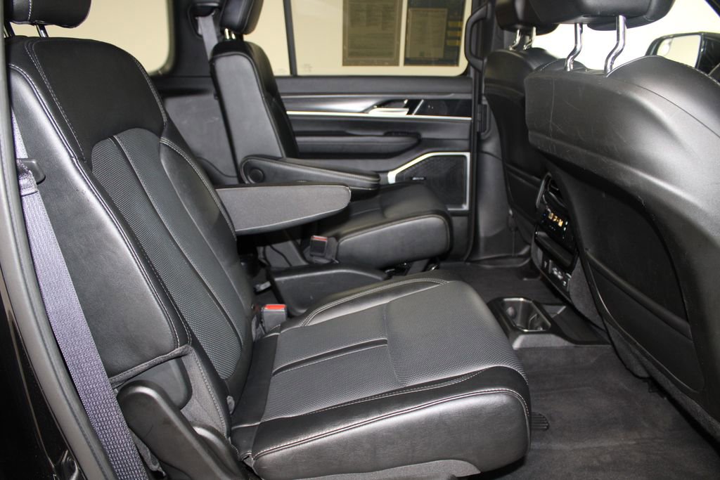 Used 2024 Jeep Wagoneer Series II image 31