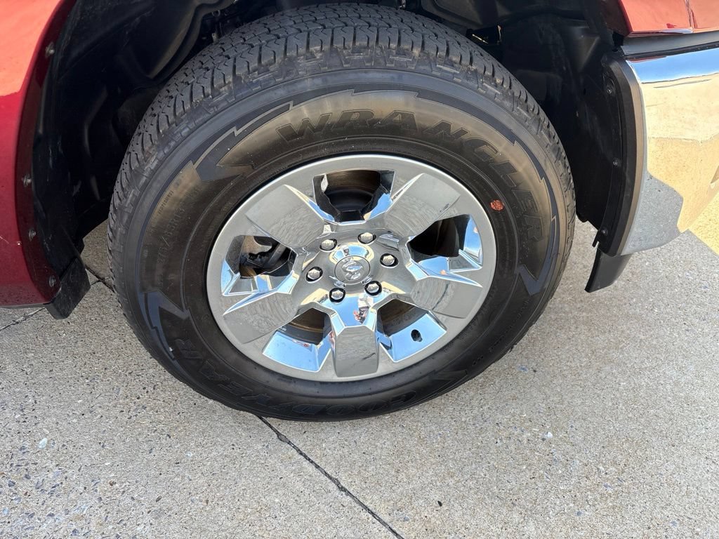 Used 2025 RAM 1500 Big Horn AWD/4WD image 2