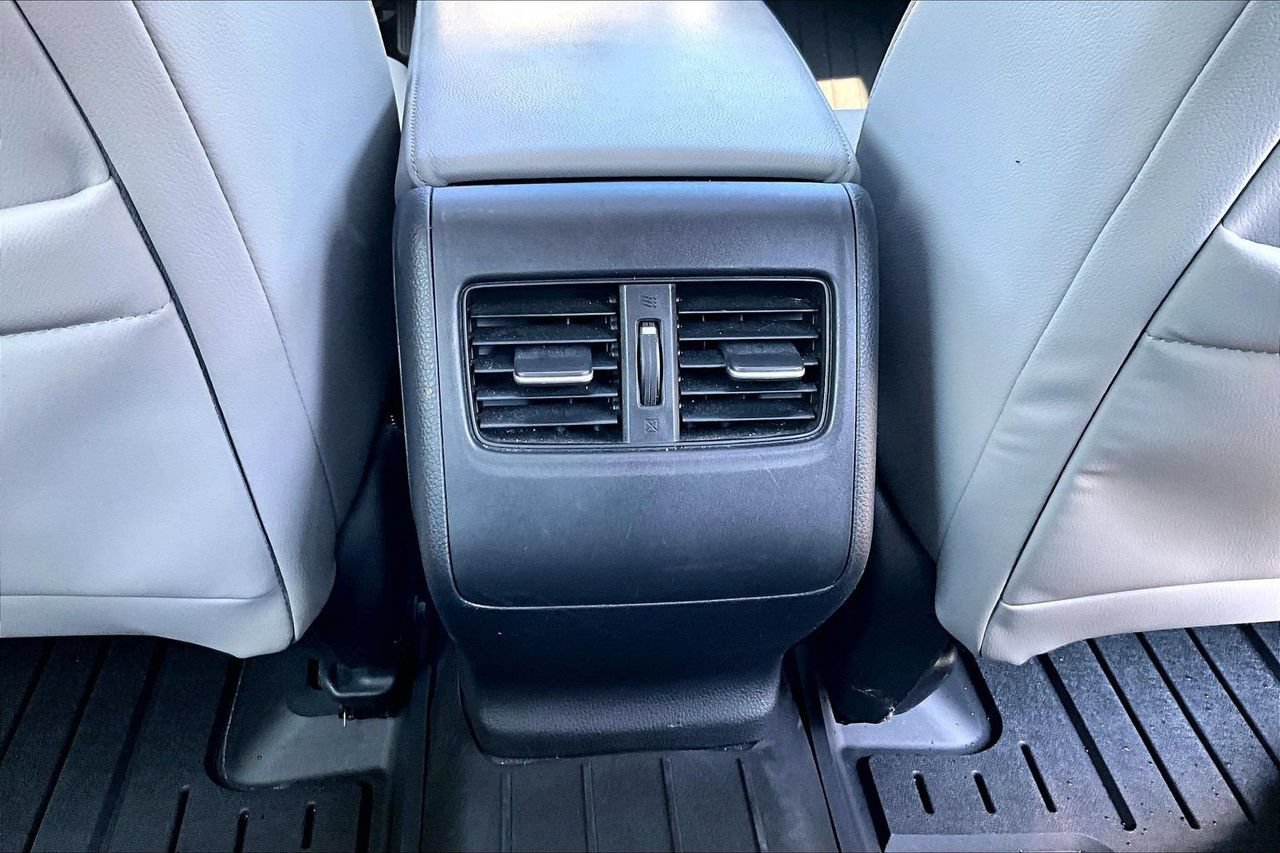 Used 2018 Honda Accord EX-L image 16