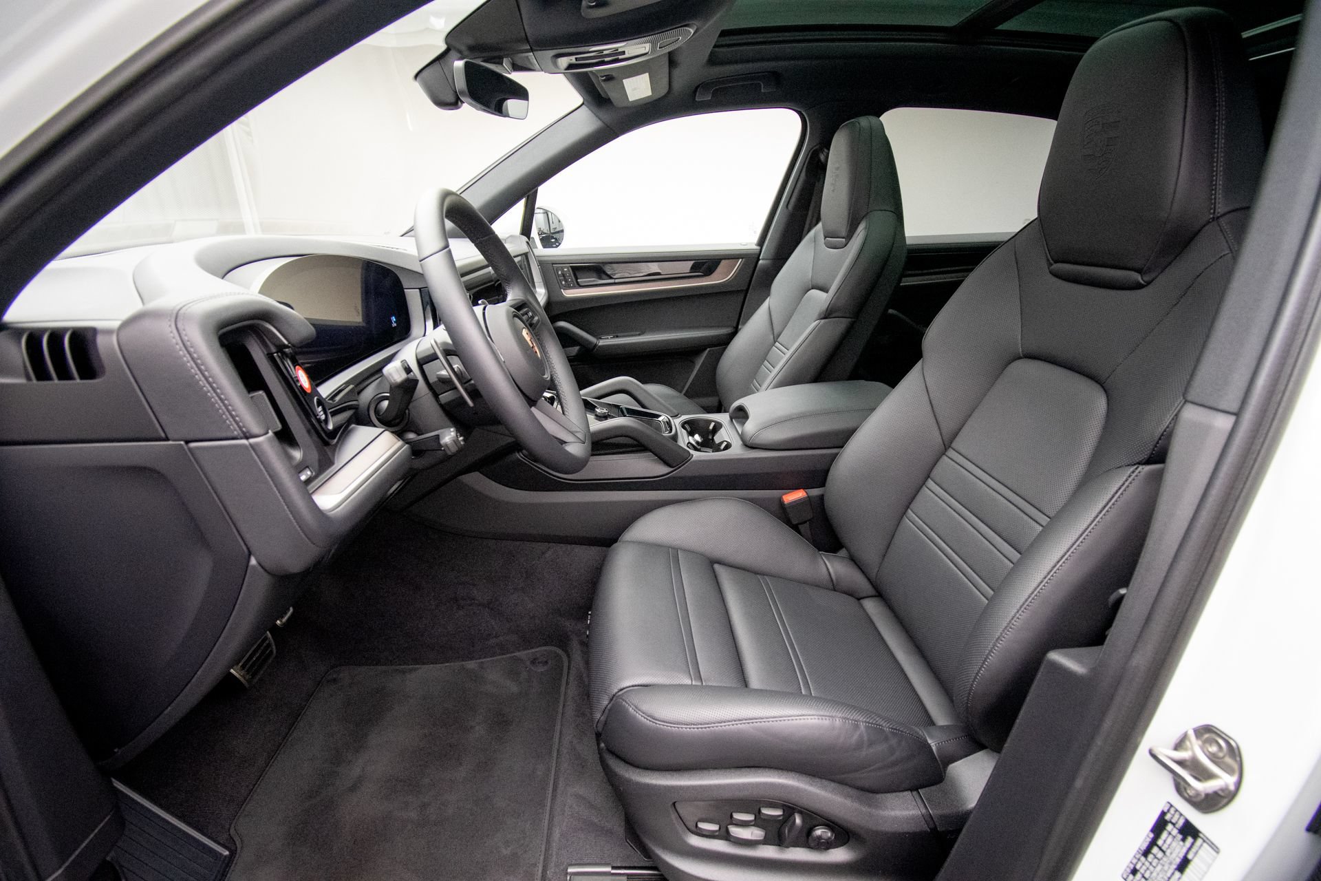 Used 2025 Porsche Cayenne S AWD/4WD image 12