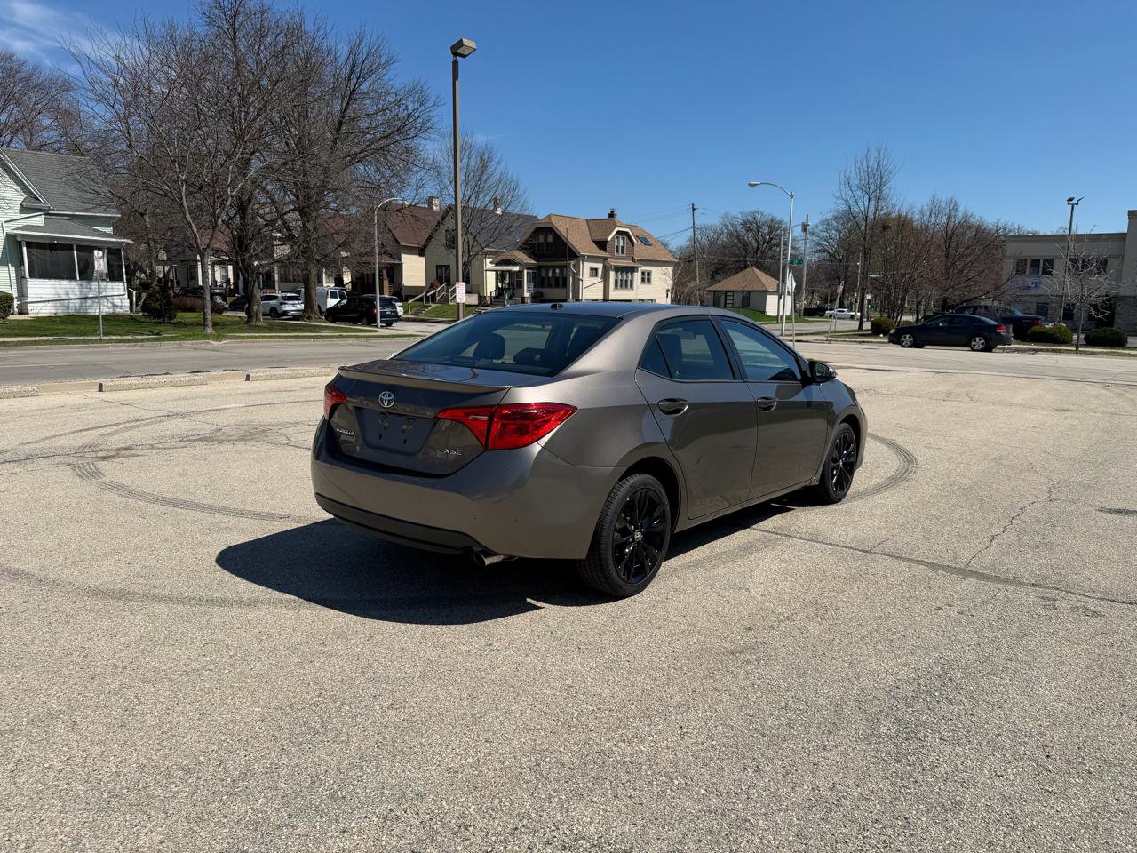 Used 2017 Toyota Corolla XSE w/ Carpet Mat Package (TMS) FWD image 7