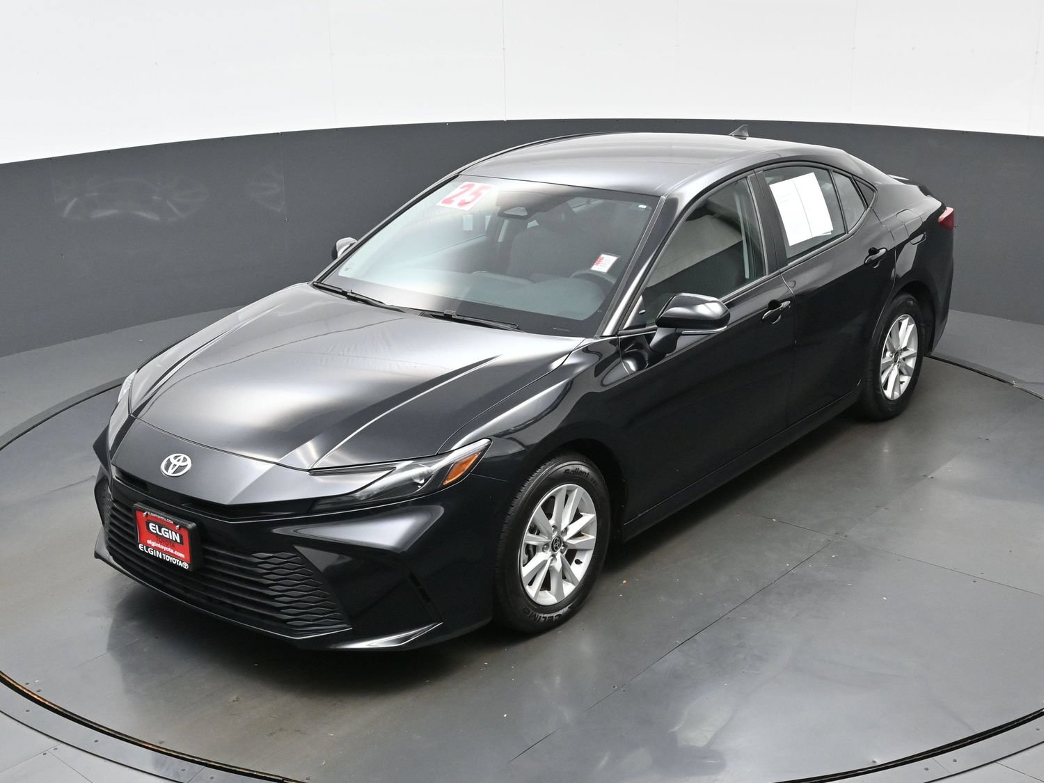 Used 2025 Toyota Camry LE FWD image 36