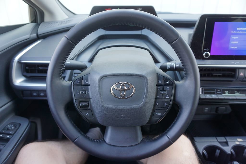 Used 2023 Toyota Prius LE FWD image 3