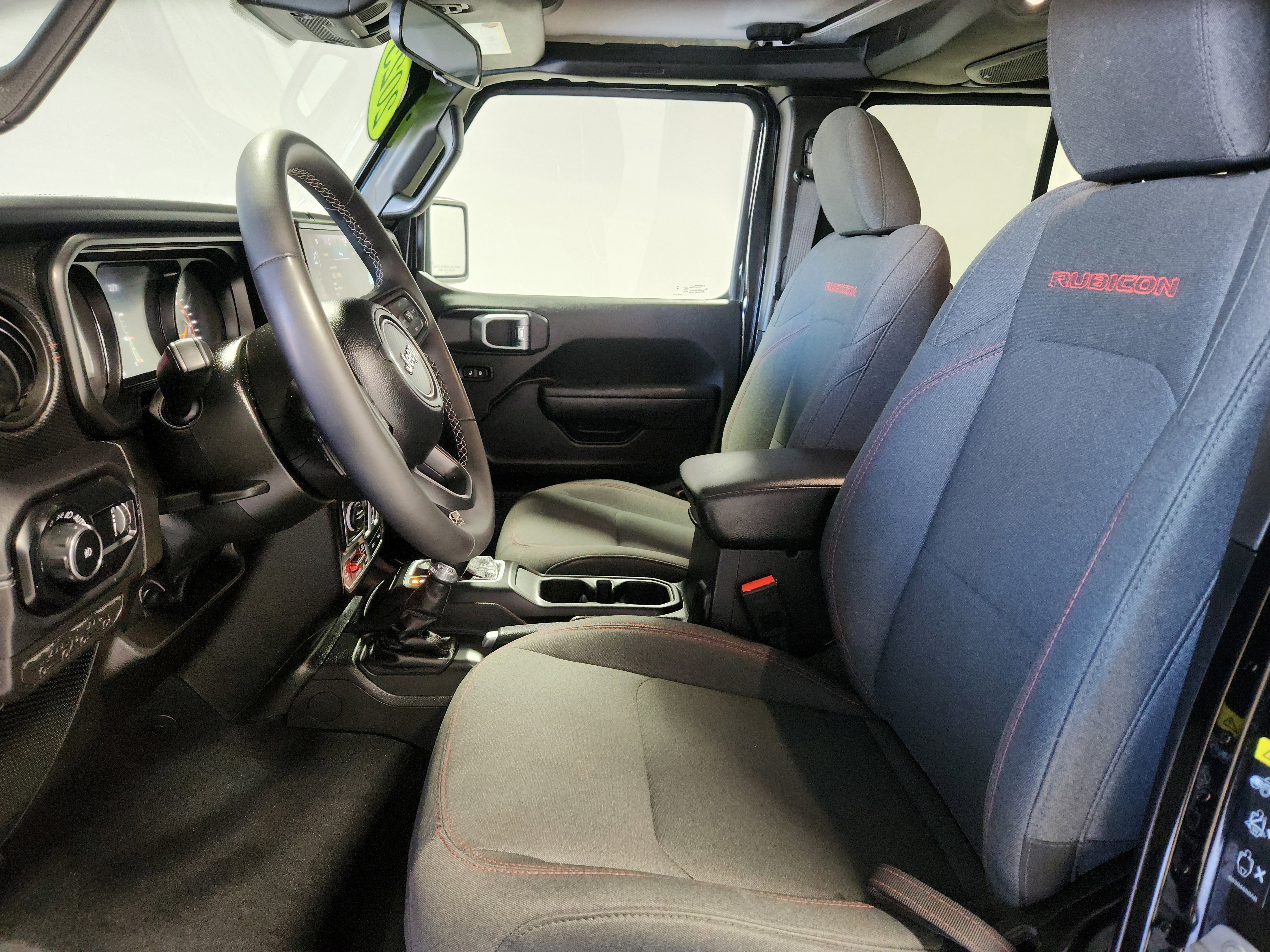 Used 2025 Jeep Wrangler Unlimited Rubicon image 11