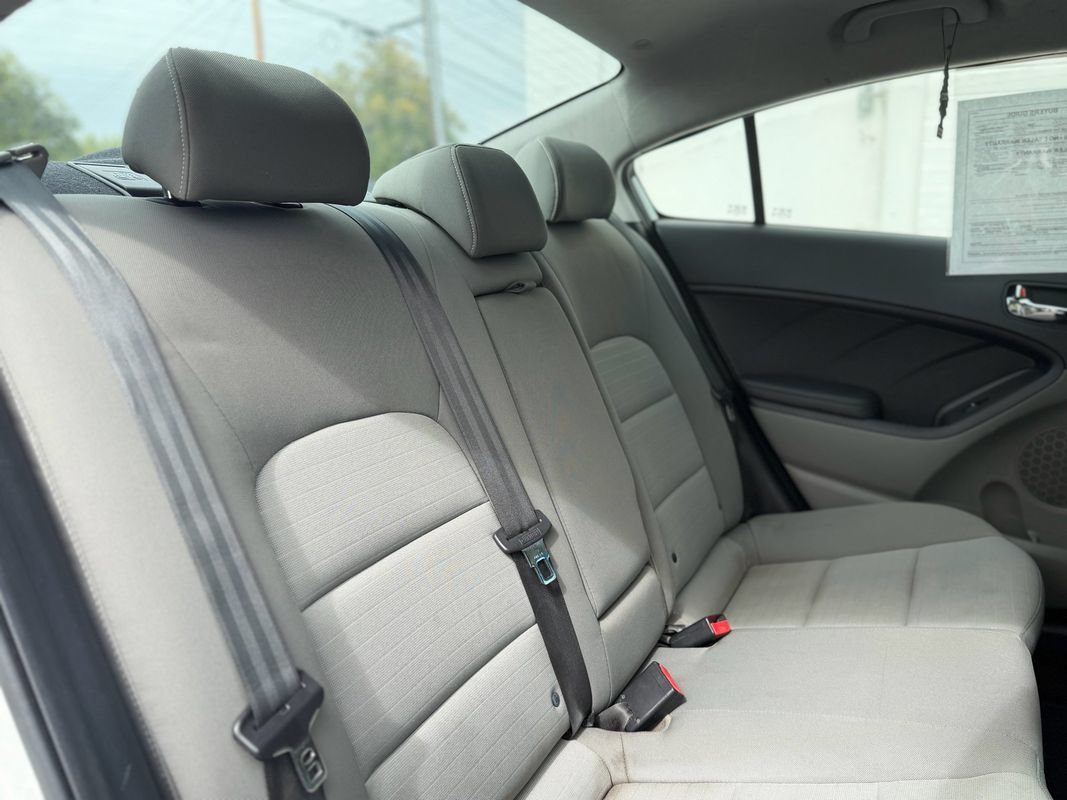 Used 2016 Kia Forte EX FWD image 9
