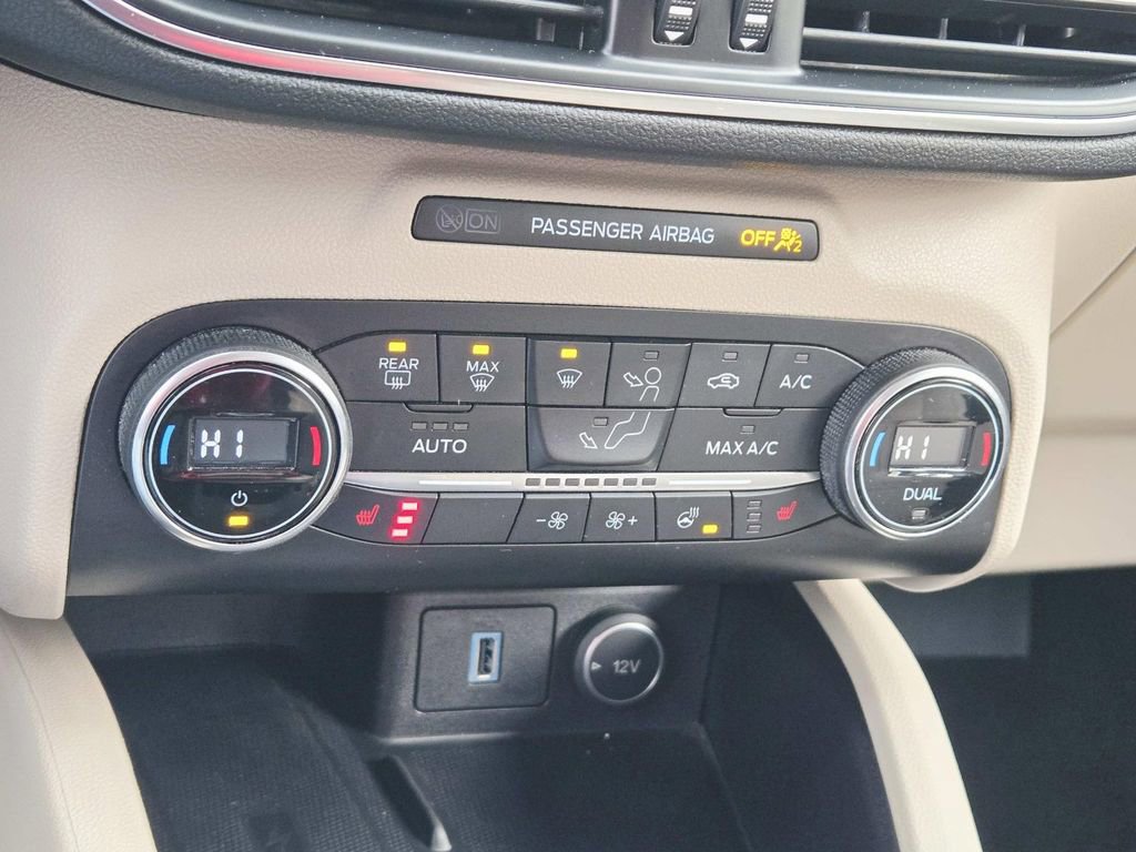 Used 2020 Ford Escape Titanium image 30