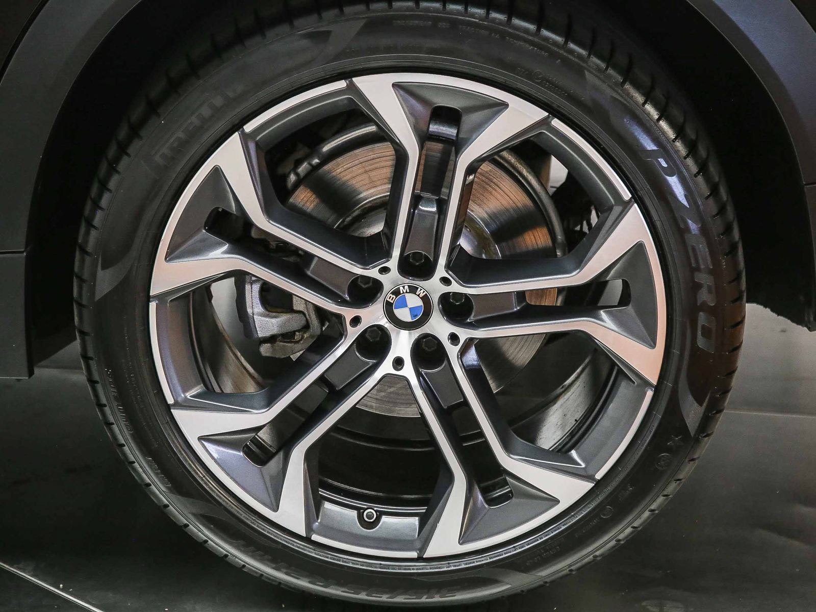 Used 2022 BMW X6 xDrive40i w/ Executive Package AWD/4WD image 11