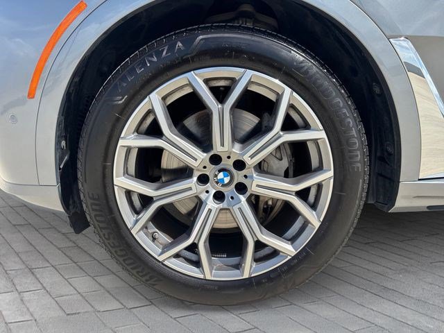 Used 2024 BMW X7 xDrive40i AWD/4WD image 9