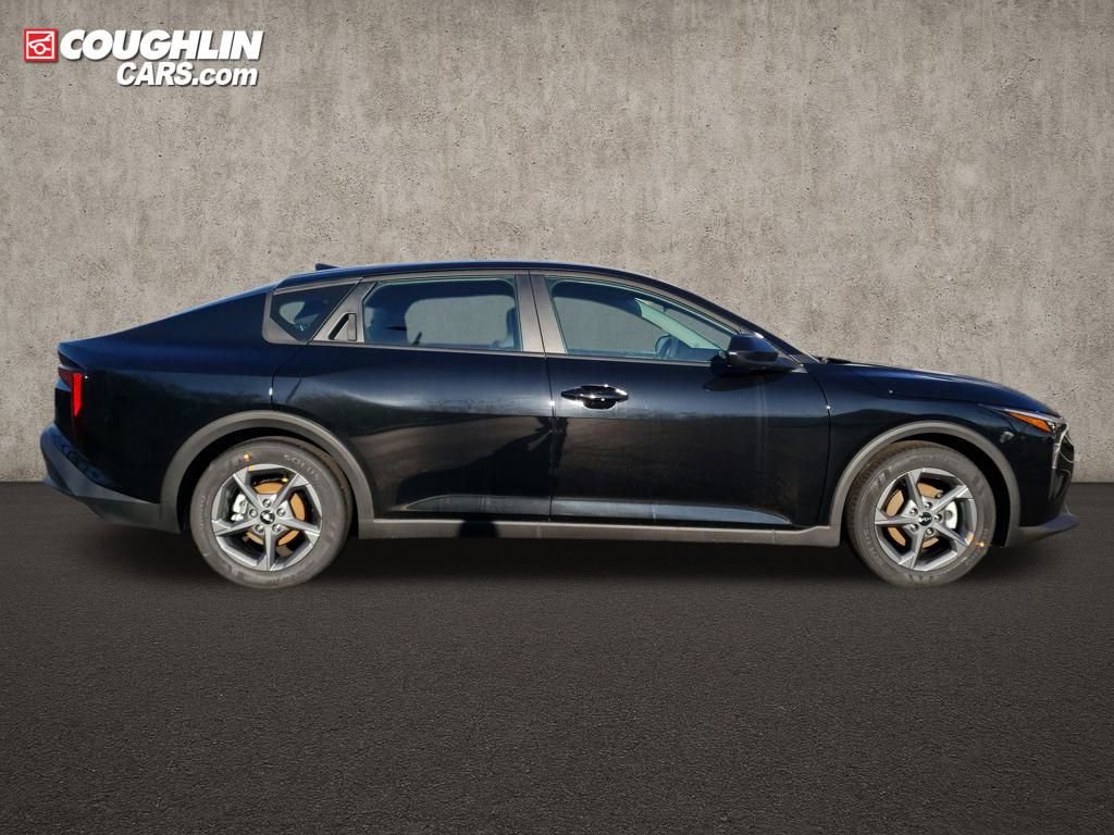 New 2025 Kia K4 LXS image 9