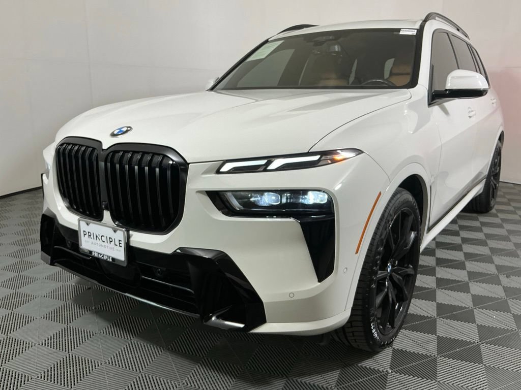 Certified 2024 BMW X7 xDrive40i w/ M Sport Package AWD/4WD image 2