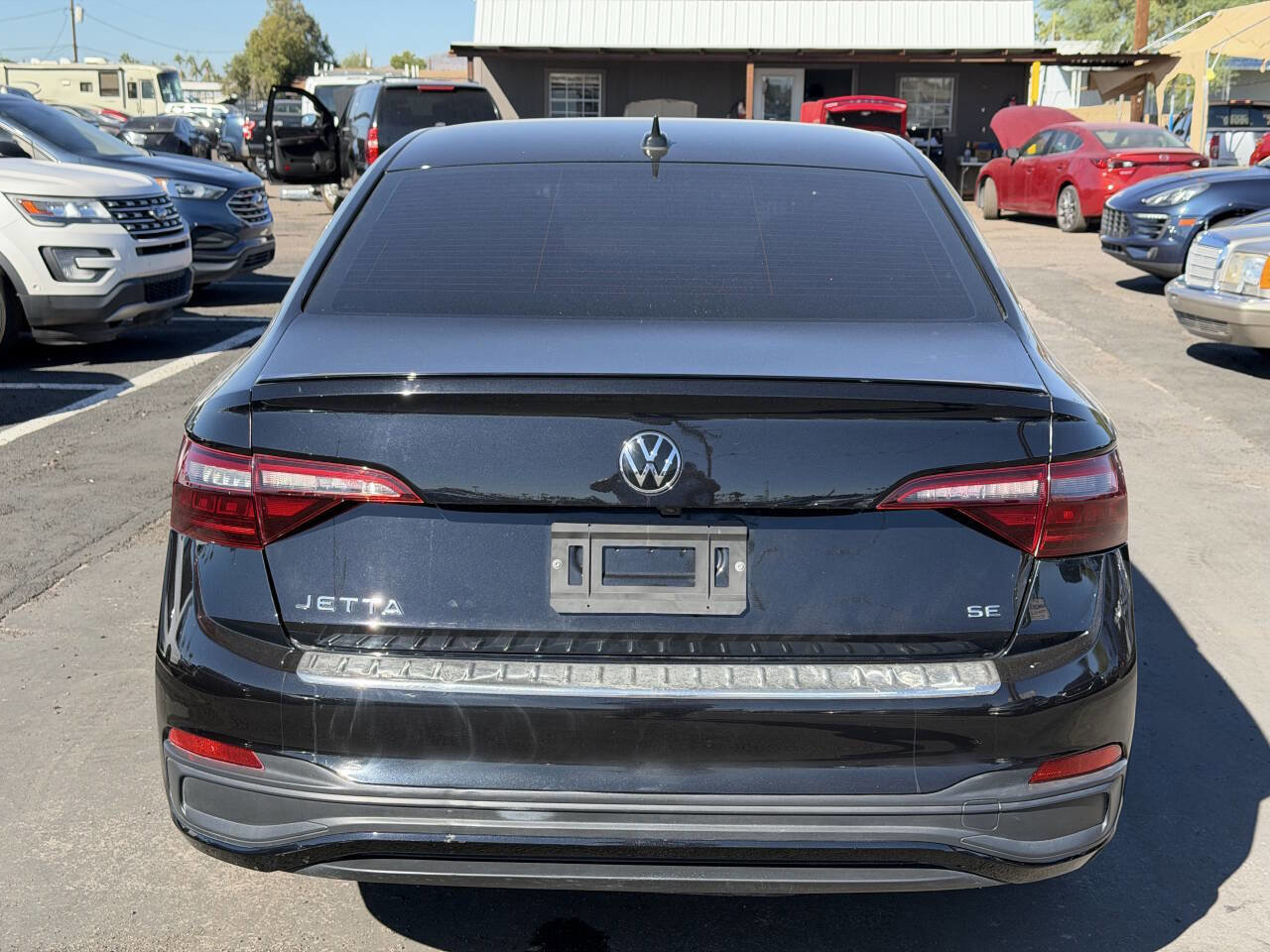 Used 2023 Volkswagen Jetta SE image 8