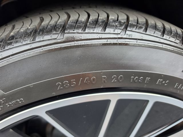 Used 2021 Porsche Taycan RWD image 7