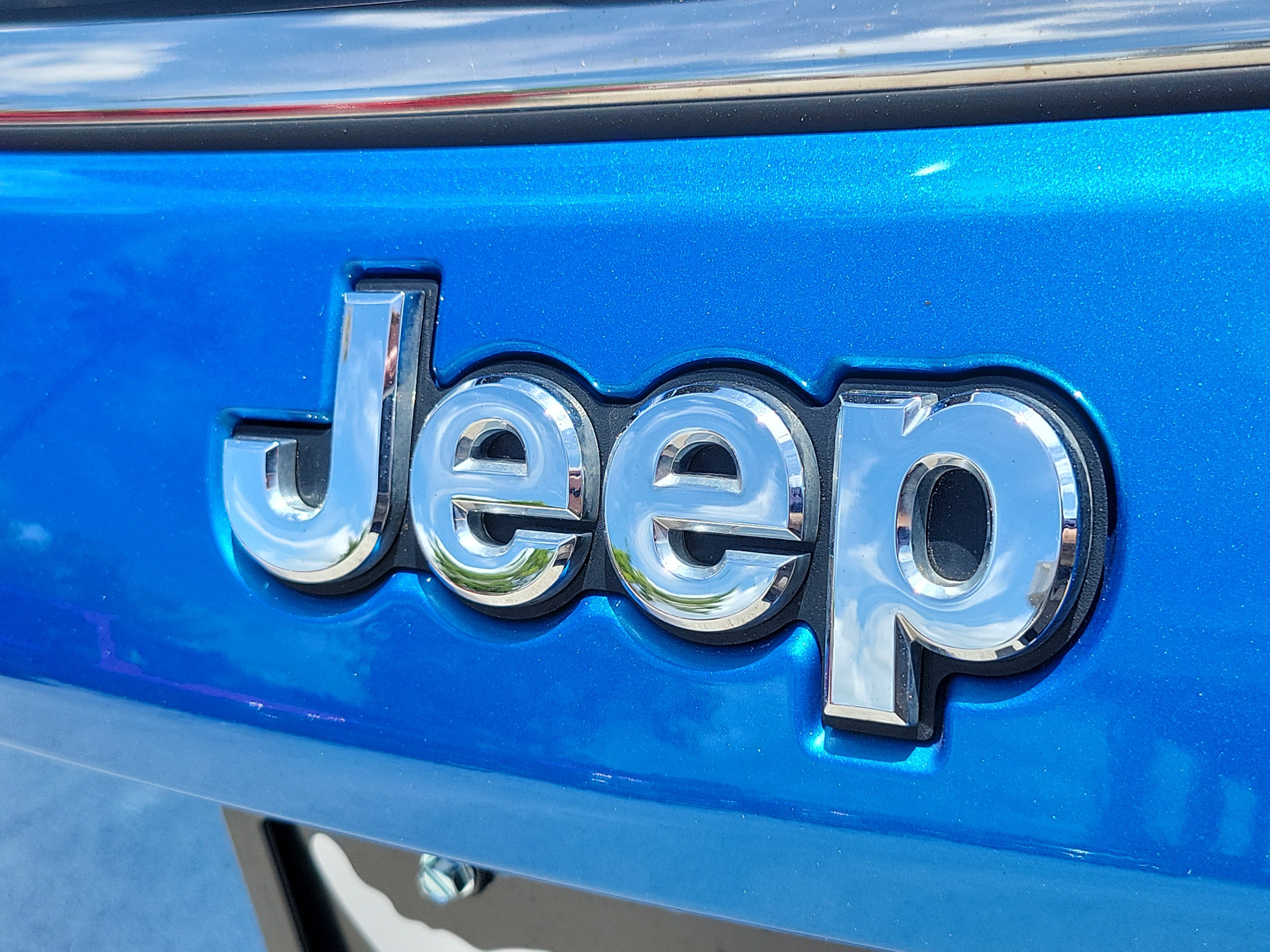 Used 2024 Jeep Compass Limited w/ Elite Group AWD/4WD image 6