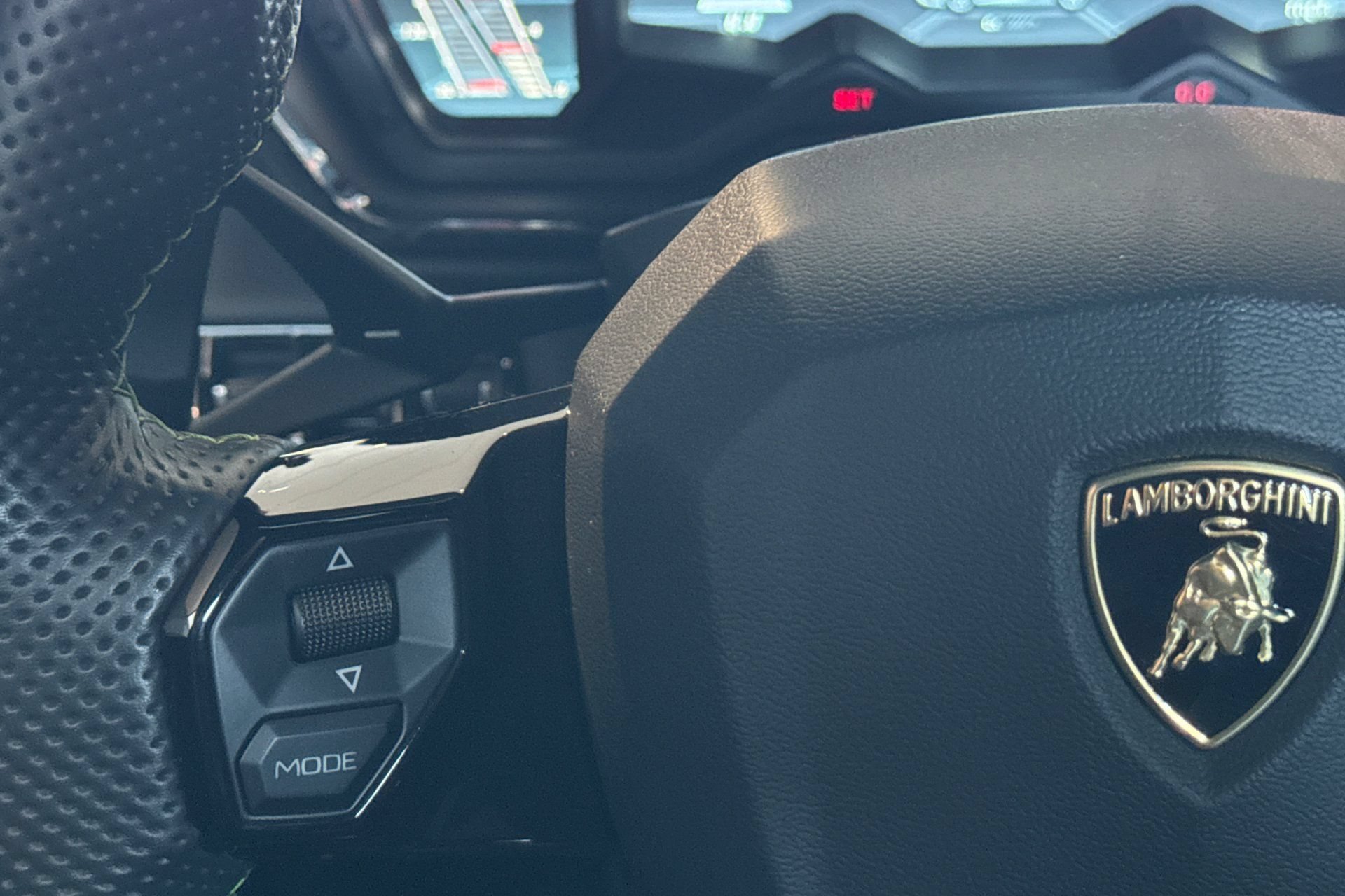 Used 2020 Lamborghini Aventador SVJ AWD/4WD image 28