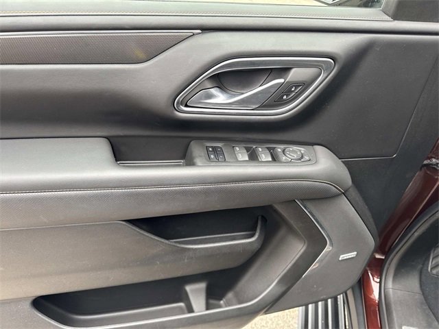 Used 2023 GMC Yukon AT4 w/ Technology Package image 18