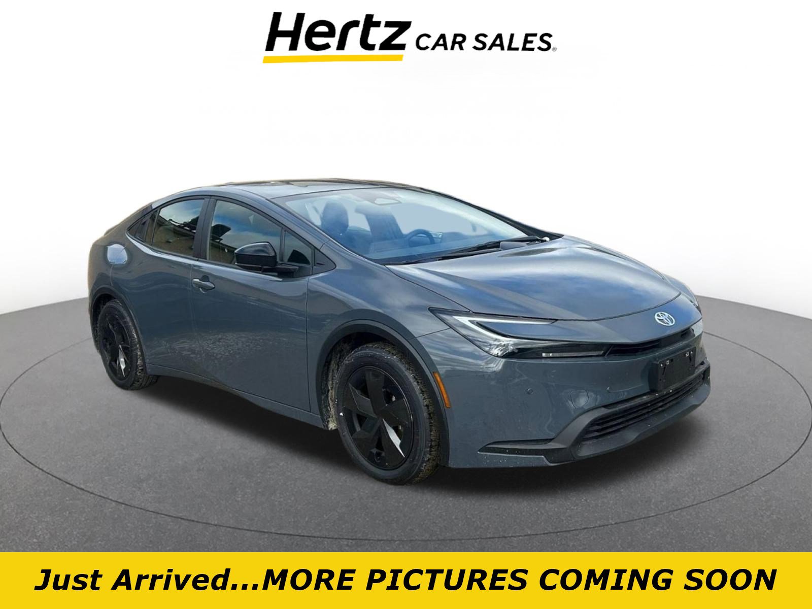 Used 2025 Toyota Prius LE image 1