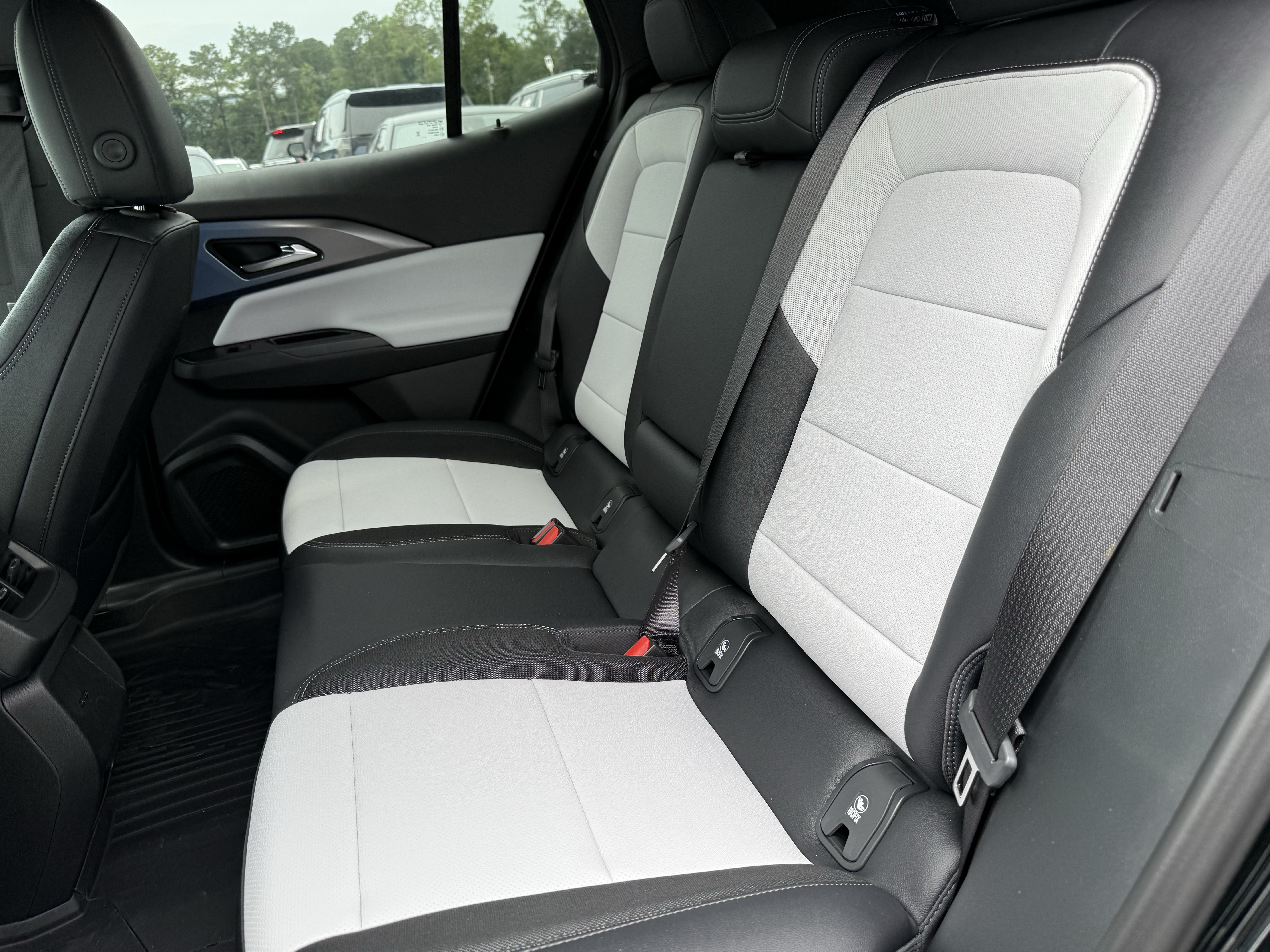 New 2026 Chevrolet Equinox EV LT FWD image 30