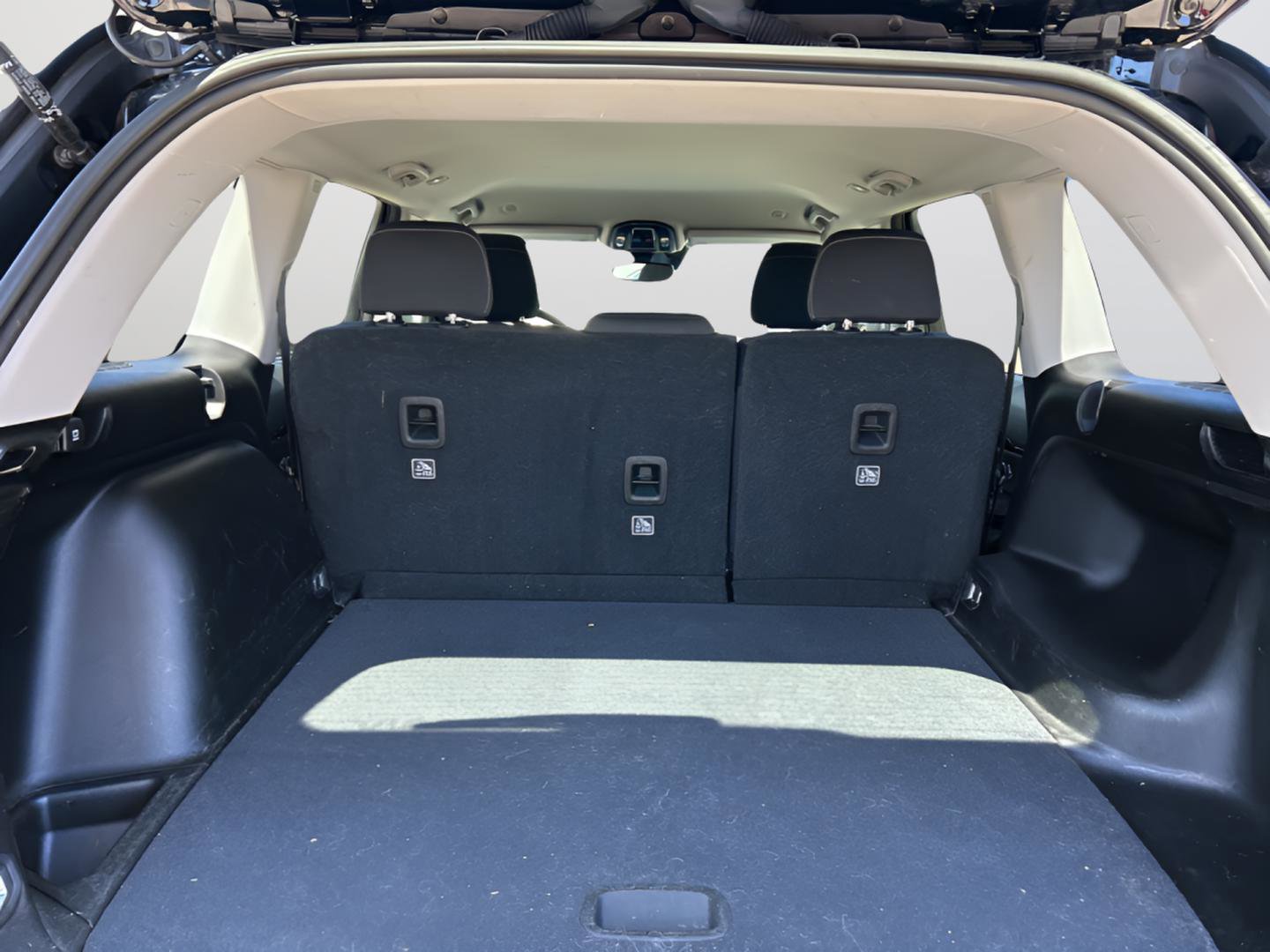 Used 2023 Jeep Grand Cherokee Laredo image 37