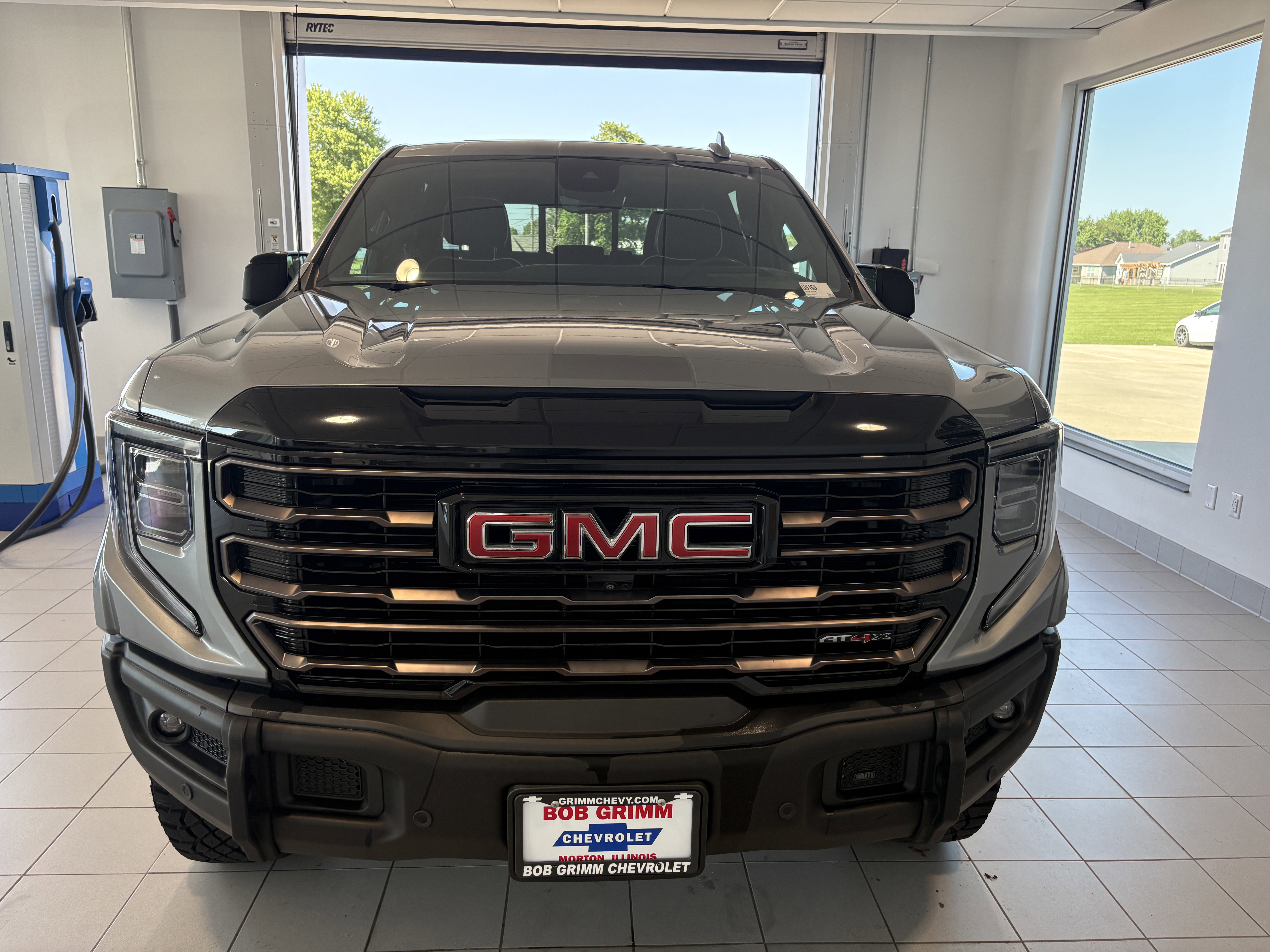 Used 2023 GMC Sierra 1500 AT4X AWD/4WD image 5