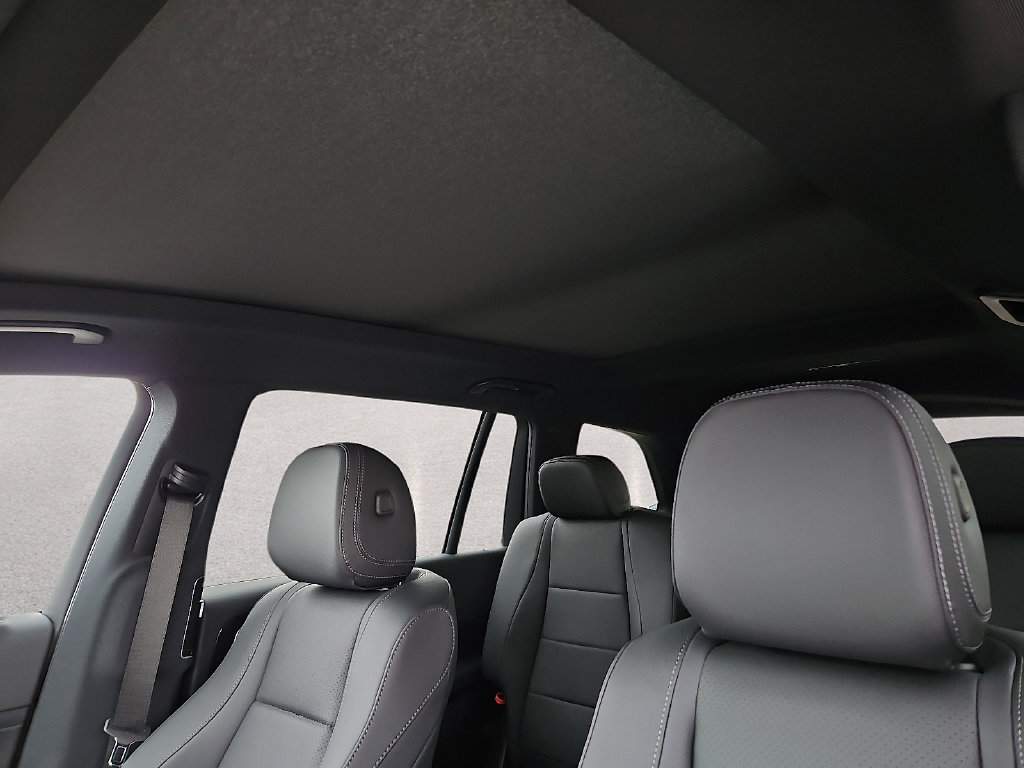 Used 2025 Mercedes-Benz GLS 450 4MATIC image 19