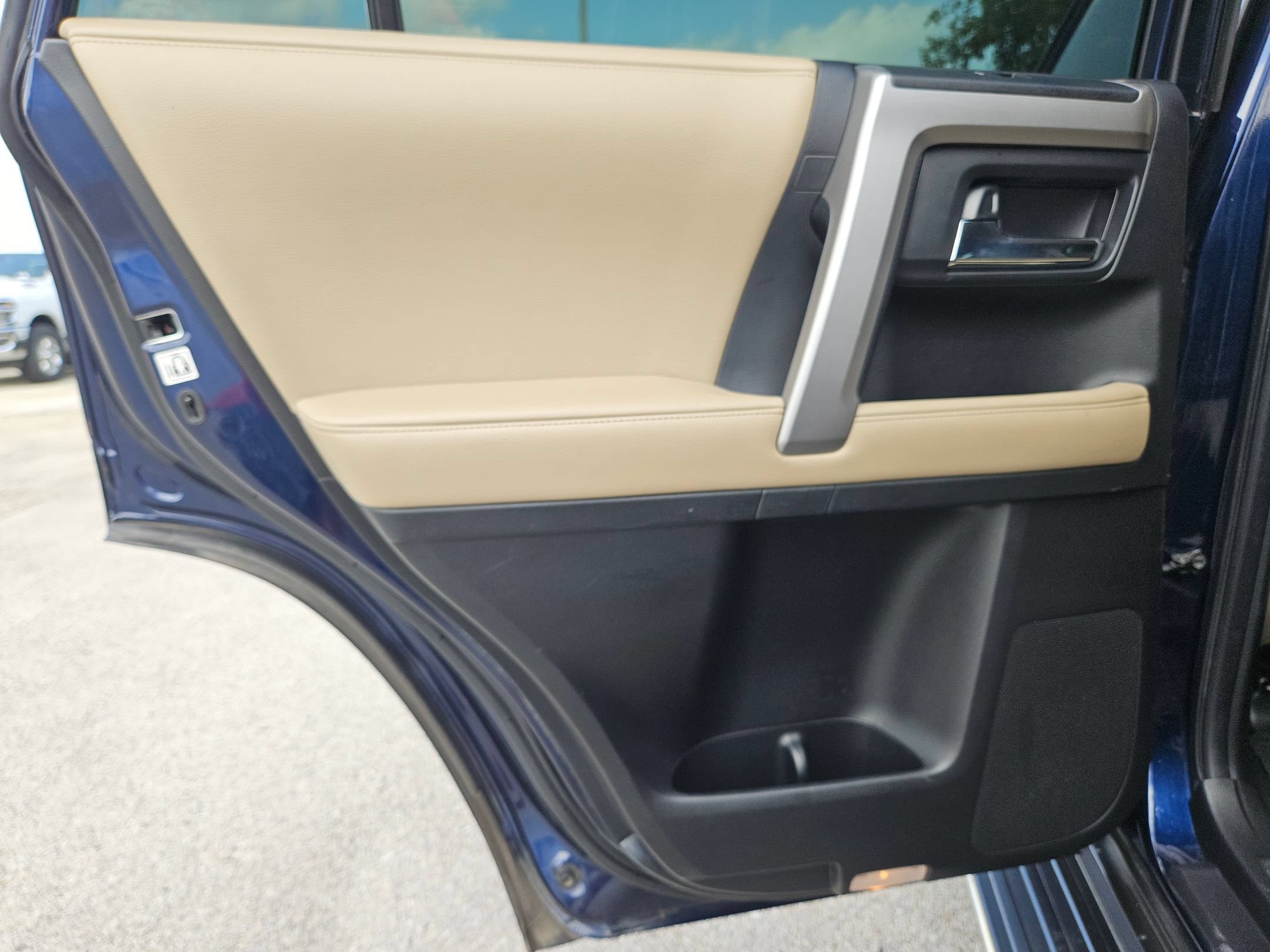 Used 2019 Toyota 4Runner SR5 Premium AWD/4WD image 15