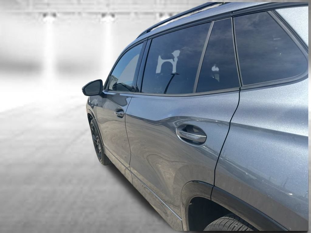 Certified 2025 Volkswagen Tiguan SE R-Line AWD/4WD image 33