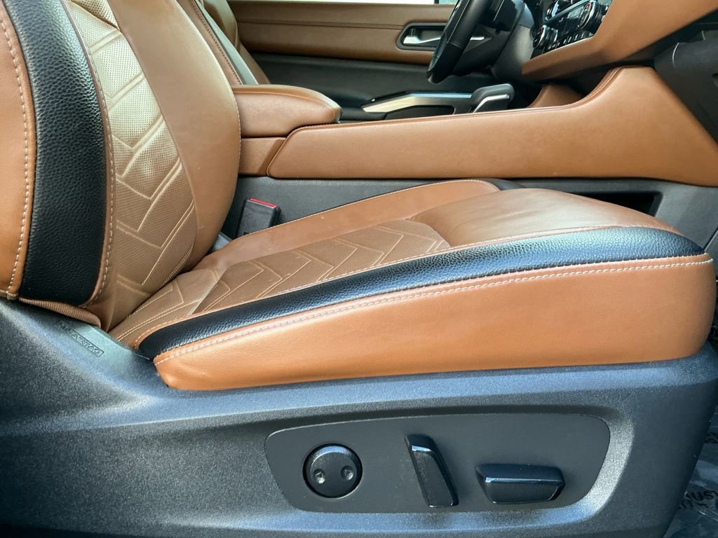 Used 2023 Nissan Pathfinder Platinum image 22