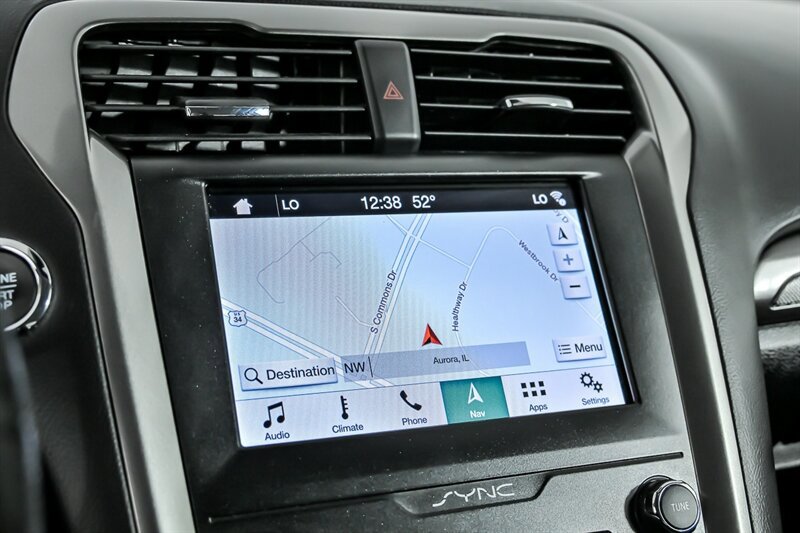 Used 2019 Ford Fusion SE FWD image 25