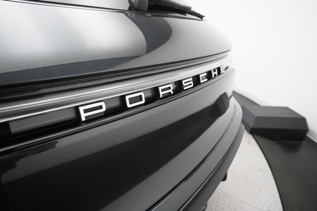 Certified 2026 Porsche Macan image 33