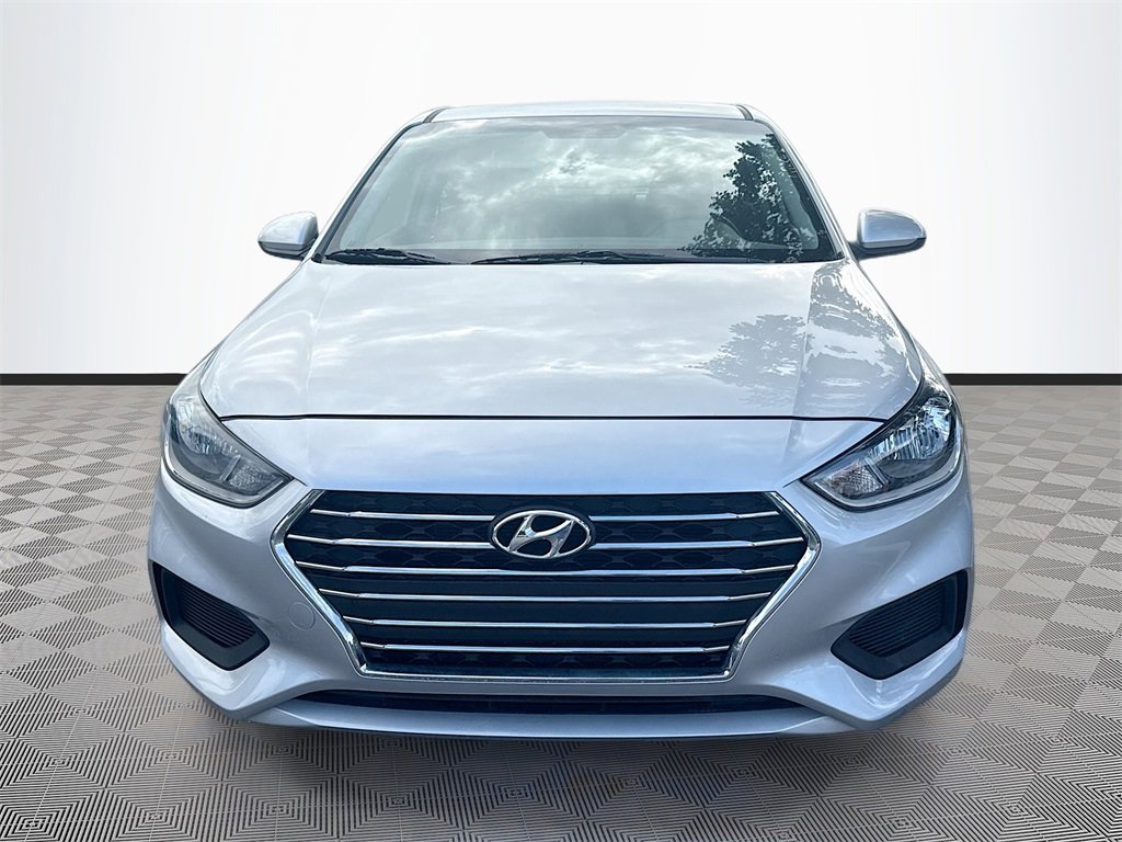 Used 2022 Hyundai Accent SE image 2