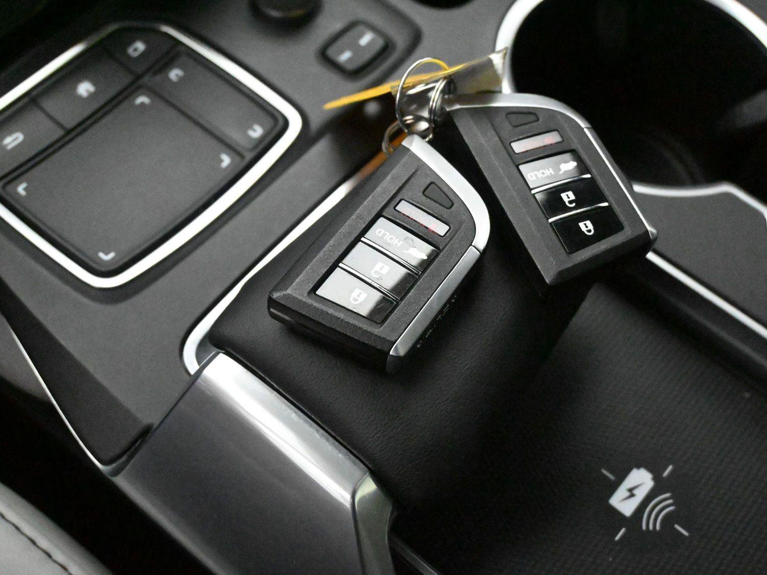 Certified 2023 Acura MDX SH-AWD w/ Technology Package image 4