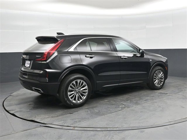 Used 2024 Cadillac XT4 Premium Luxury image 4