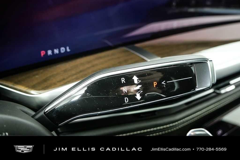 Used 2026 Cadillac Escalade ESV Platinum Sport w/ LPO, ONYX Package AWD/4WD image 17
