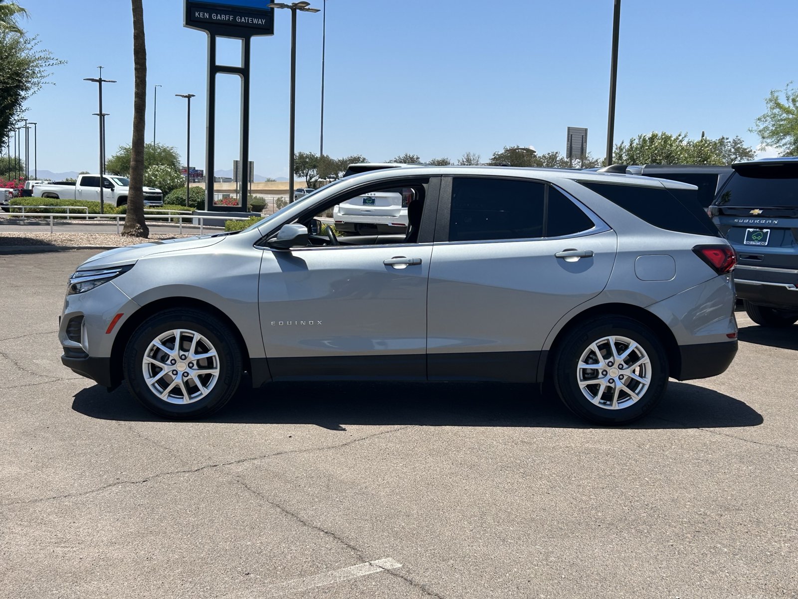 Certified 2024 Chevrolet Equinox LT FWD image 2