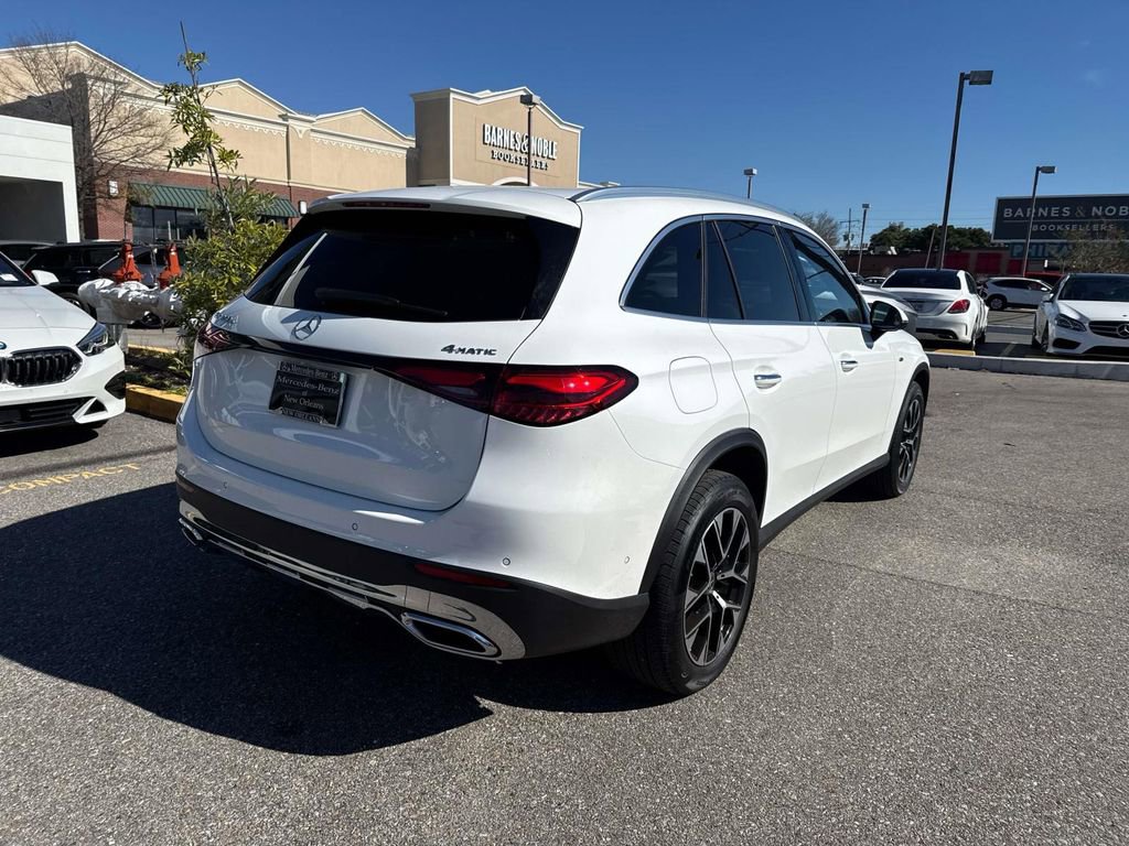 Used 2025 Mercedes-Benz GLC 350e 4MATIC image 7