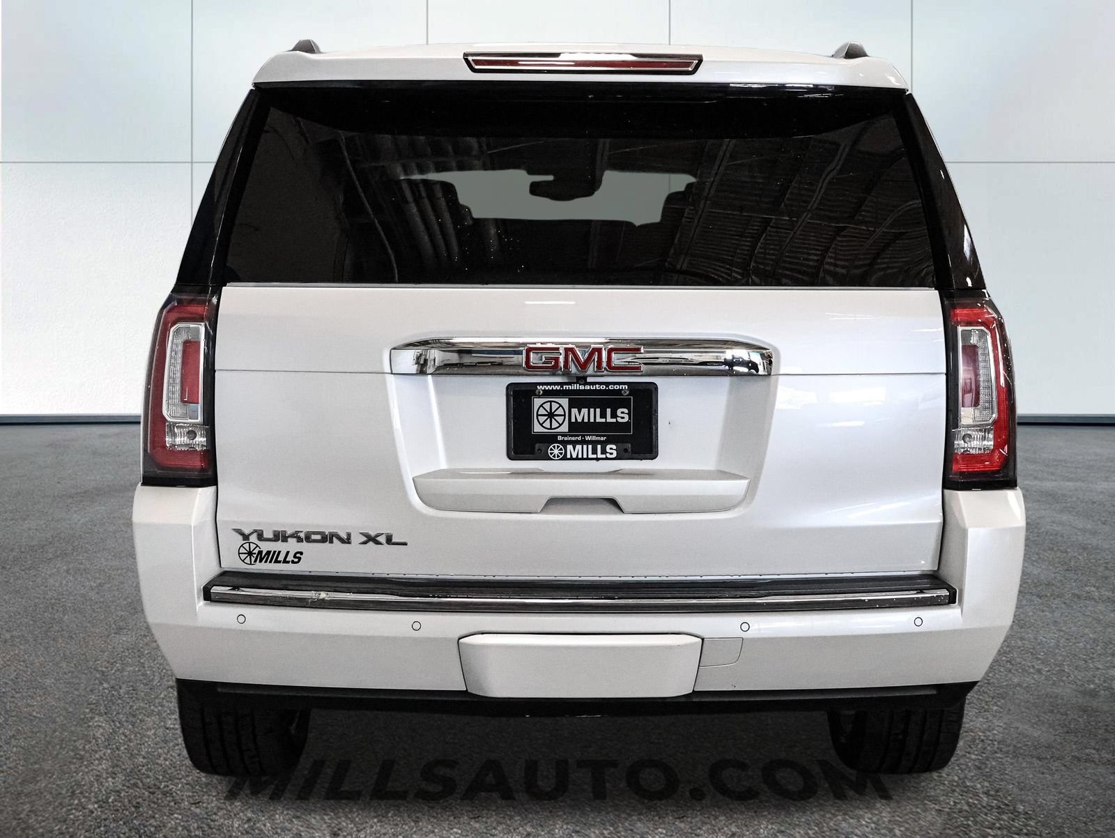 Used 2016 GMC Yukon XL Denali AWD/4WD image 7