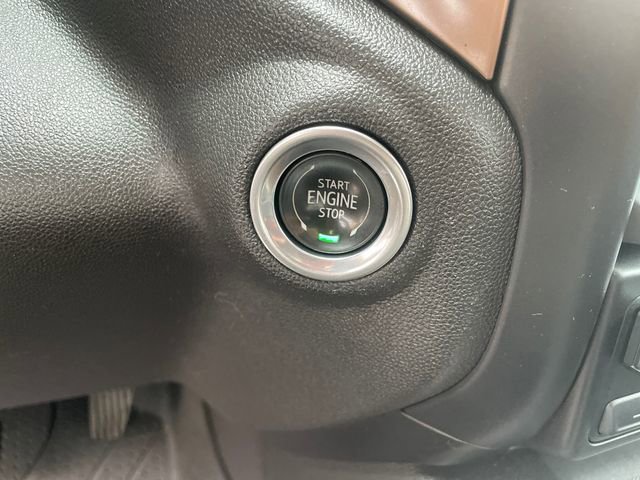 Used 2020 Chevrolet Silverado 1500 High Country w/ Technology Package image 38