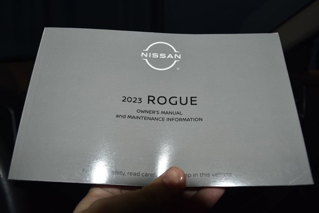 Used 2023 Nissan Rogue SV w/ SV Premium B Package image 10