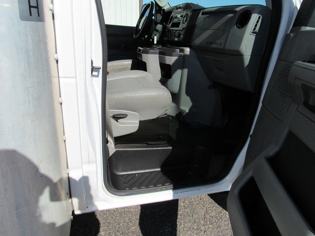 Used 2022 Ford E-350 and Econoline 350 Super Duty image 13